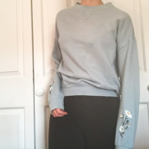 Flower embraided sweater - Picture 5 of 11